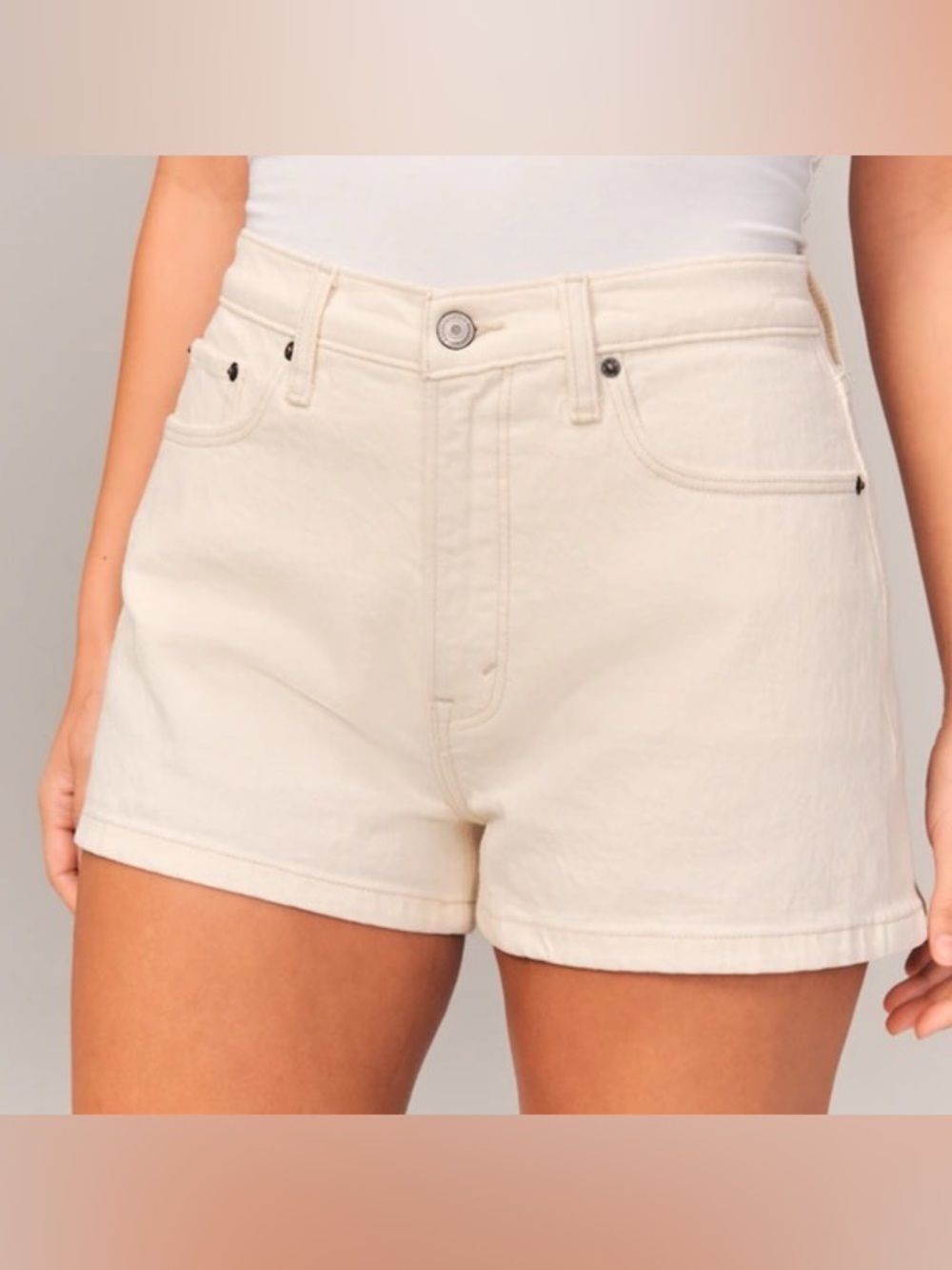 Abercrombie & Fitch white cream The mom short high rise summer size 35 NWT